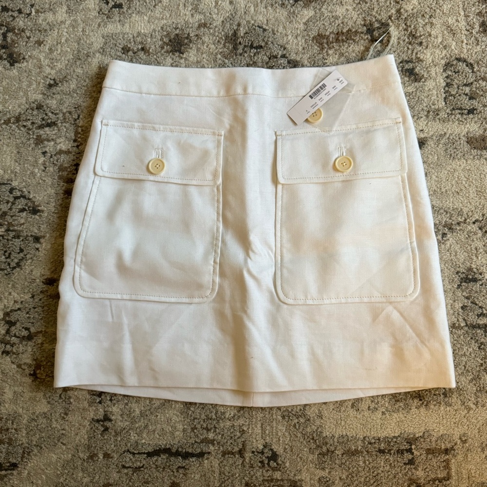 JCrew white skirt with front pockets